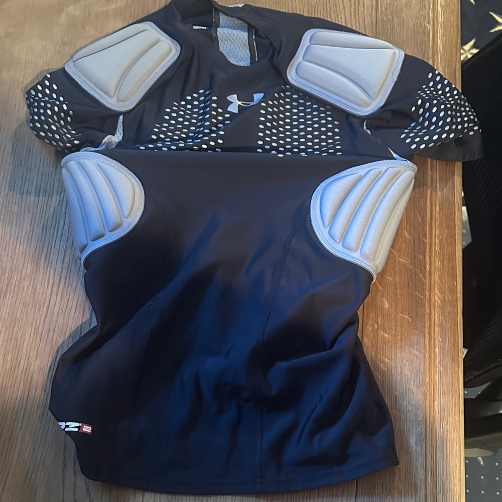 Under Armour Black Short-Sleeve Padded Compression Short Youth XL